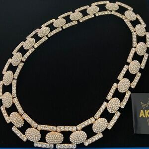 Rhinestone bulky necklace by Akkad